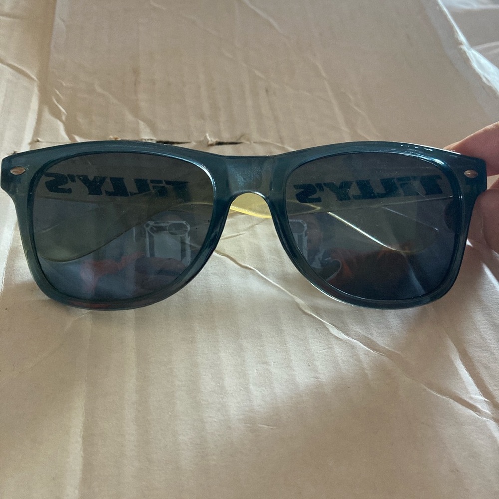 Tillys sunglasses black and yellow wayfarer